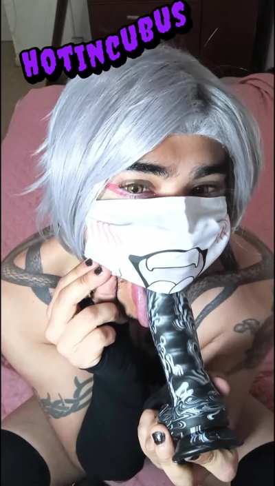 This hot goth babe is hungry for semen 😈👅💧