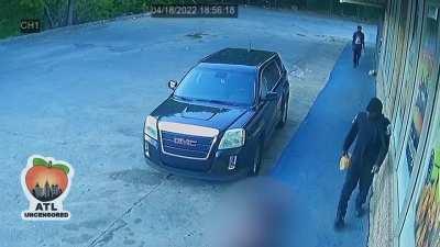 Atlanta man is shot in the head and robbed. Witness does nothing. Passersby rob his corpse.