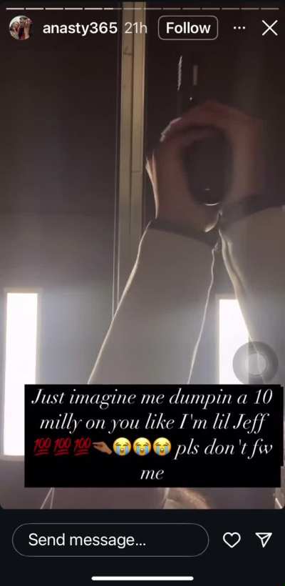 Her ass real think she lil Jeff 😭😭