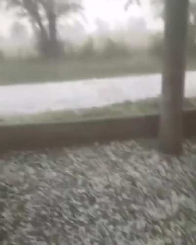 Heavy hail hit Del Campillo, Córdoba Province, Argentina 🇦🇷 (17.10.2025)