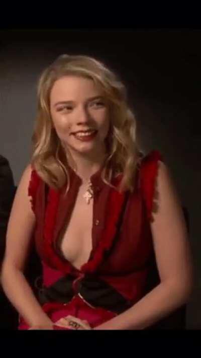 AnyaTaylorJoy - Video #0019