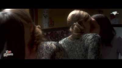 Retro Scenes: Emily Peck (26) & Marja-Lewis Ryan (25) - 