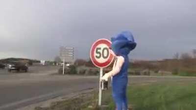 Eu ganhei esse video no Watsap e resolvi posta no Reddit