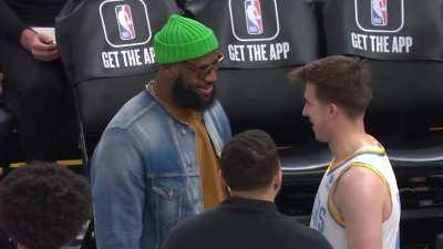 [Highlight] LeBron conducts a concussion check on Reaves after him getting elbowed in the face