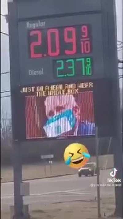 😆 salute to whoever did this 🤣