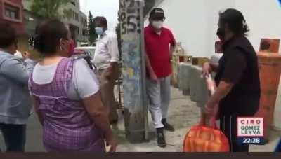 Esperando gas del bienestar