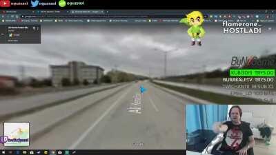 Oğuz Sasi araba kullanıyor