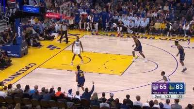 [Highlight] Steph Curry gets a steal and has all day to make the 3, giving him 28 in the first half