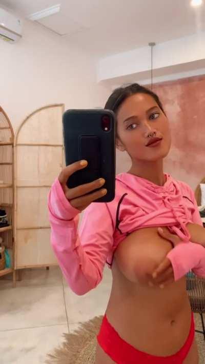 What's juicier than tropical mangos? tell me I'm wrong :D