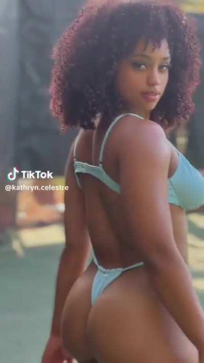 Focus on beauty 😏