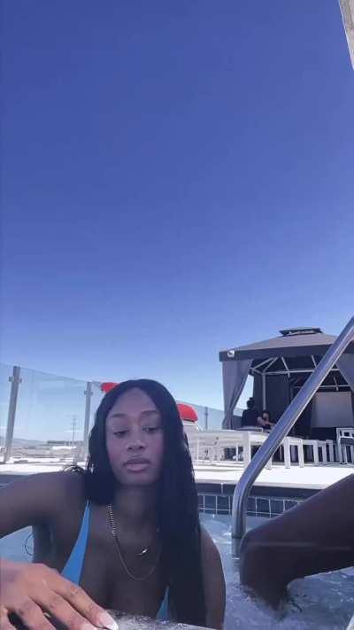 Cebrera Tucker (@cebrena)