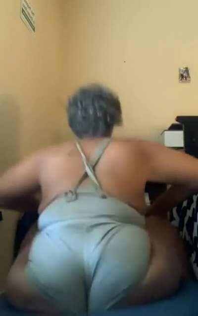 granny got ass
