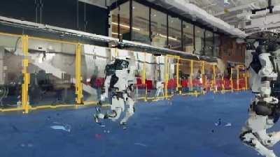 The Automatons conquering the entire galaxy while nobody can play