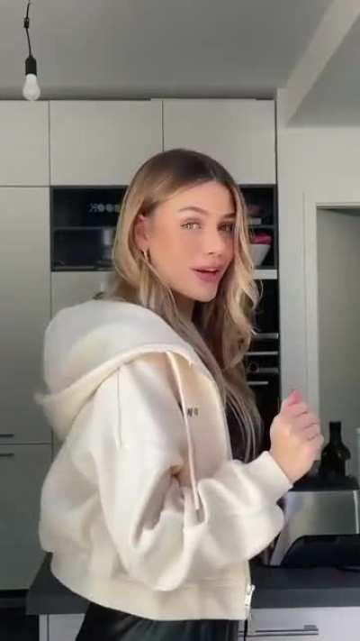 Die ist so heiß🤤😍💦