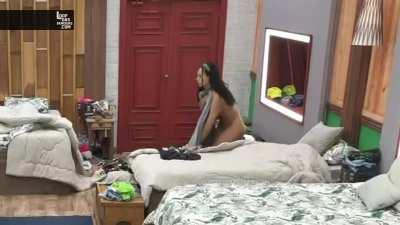 Aline pagou Peitinho na Fazenda