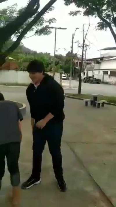 Danyel Sucumba vc n merece conseguir respirar