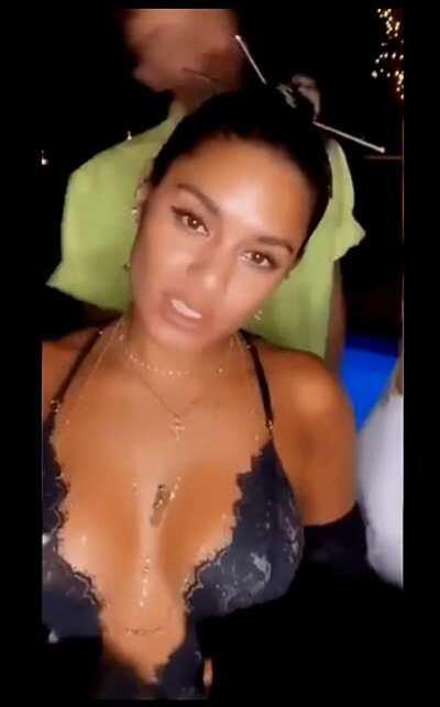 Vanessa Hudgens is a lefty