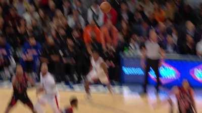 [Highlight] Julius Randle banks the three and Breen hits us a with a Bing Bong