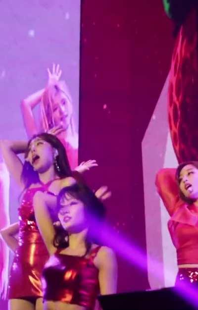 🔥🔥 Momo, Tzuyu, Sana & Nayeon