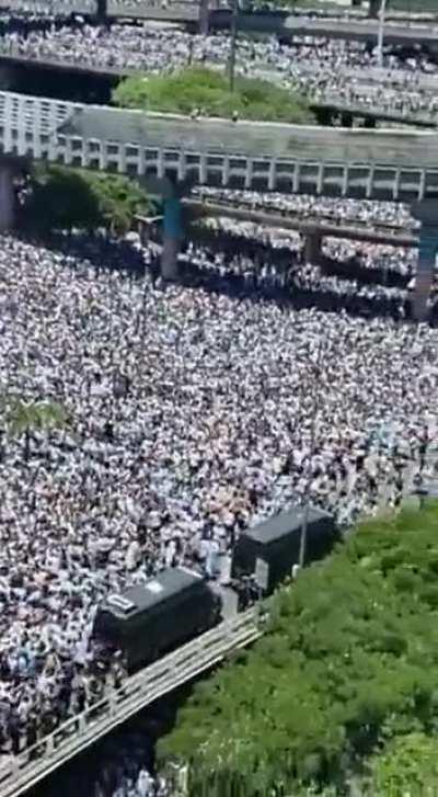 this is Argentina right now welcoming the national team after winning the world cup
