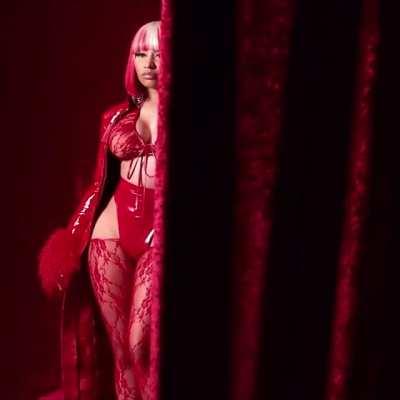 nicki in red
