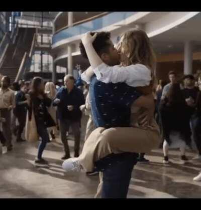 Sabrina Carpenter Kiss