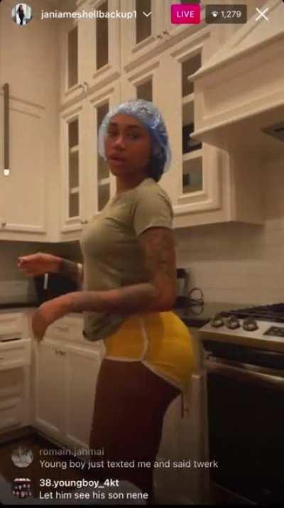 Bitch ass so mf fat 😩😩