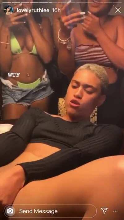 Not technically sex but I would love to see this!!!