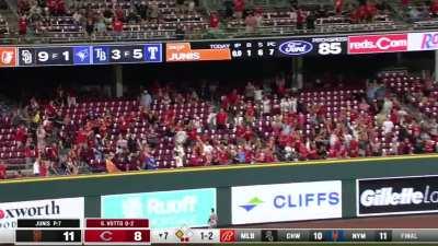 [Highlight] [Highlight] Joey Votto bangs #350 to draw the Reds back to 1