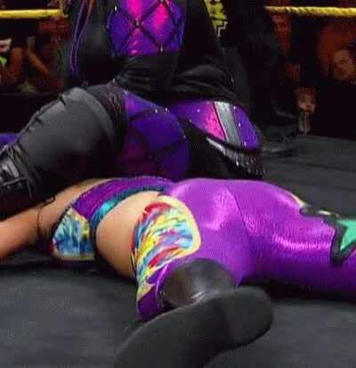 That Bayley Jiggle 🍑😩