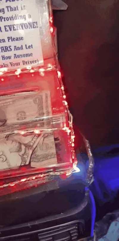 Uber Passanger asked me what else do I do for a living and was honest and told him I love suking cock he asked me would I suck his to get that 5 star rating I SAID YES 😆 who next ? I get alot of Dm's so make sure to hit me up all over