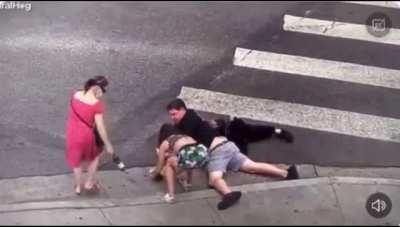 Robber punches old man sitting alone in Hollywood cafe and steals his wallet. Bystander chases him and delivers quick karma.