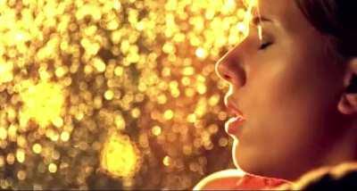 Scarlett Johansson’s reaction to getting fingered