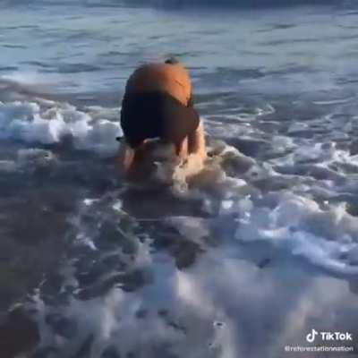 She could've been helping right? Two people can lift up 50kg one Person can't.