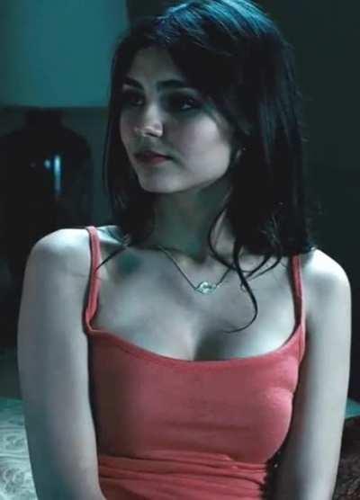 Victoria Justice is insanely cute