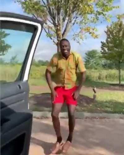 IS THE WEEKEND ( Fun Fact lo subio Will Smith a su instagram )