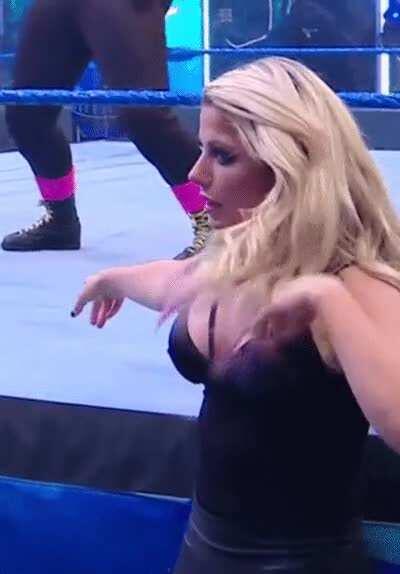 Alexa's cleavage