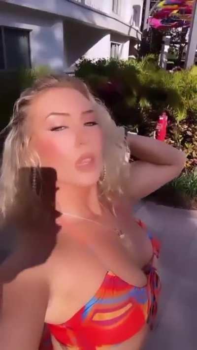 DO YOU LIKE NIKKITA LYONS? 💛