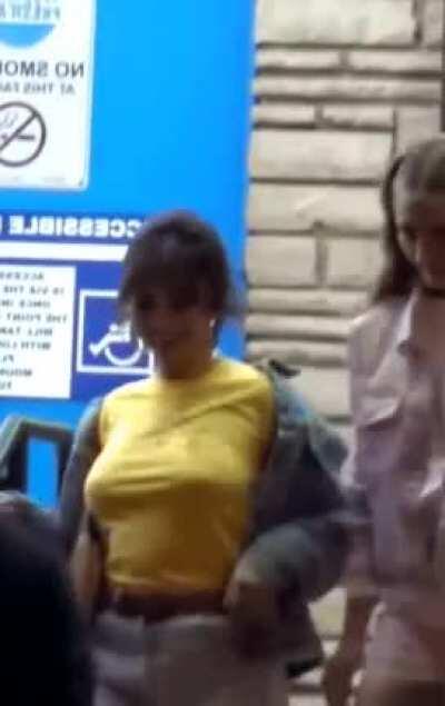 The Queen and her bouncing boobs