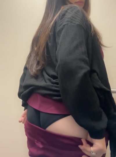 Showing my ass off for you 😋