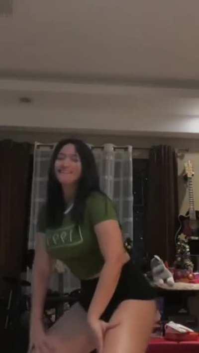 Itsmeriri twerk compilation