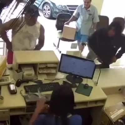 O velhin tem preparo...