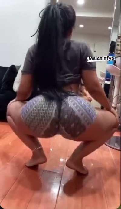 Sum bout a thick bitch in shorts 😍