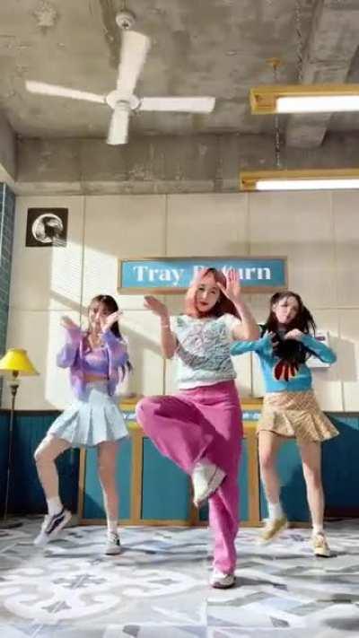 [221018] Yujin, Hikaru & Youngeun TikTok update: We Fresh challenge💓 #WeFreshChallenge #We_Fresh