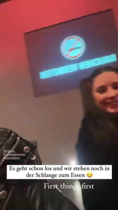 Falls einer fragt was Julia‘s erste Lebenszeichen waren nach Tagen der Abstinenz… (Storys zusammengeschnitten) wer mein Beitrag entdeckt kriegt n Kecks