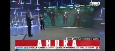 Periodista de C5N atiende a Mayra Mendoza