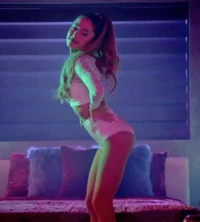 Ariana Grande 🔥🔥🔥