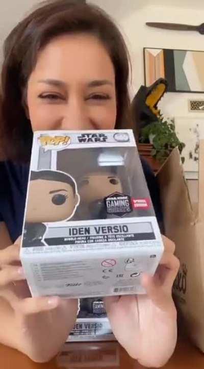 Janina Gavankar, actor for Battlefront II's Iden Versio, opening her new Funko Pop!s