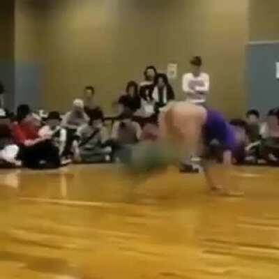 Brake Dance 😎 (Si infringe una norma del sub-reddit avisen)