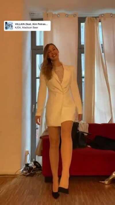 This is such a cool and classy look